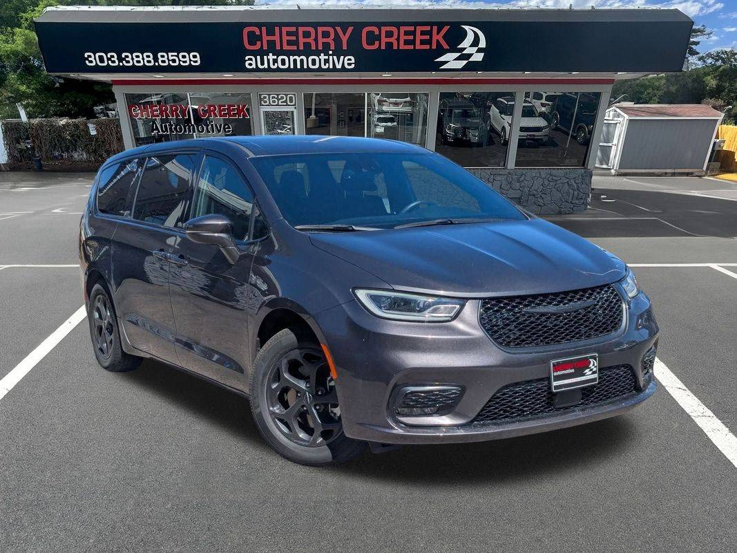 2022 Chrysler Pacifica Hybrid Touring L — Minivan — 41,906 mi — Denver, CO