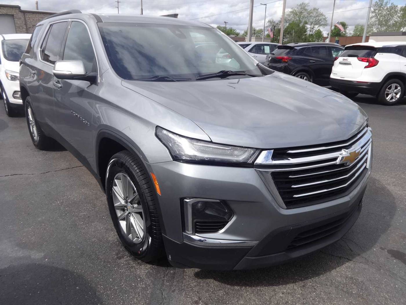2023 Chevrolet Traverse LT Cloth — SUV — 82,469 mi — Hamilton, OH