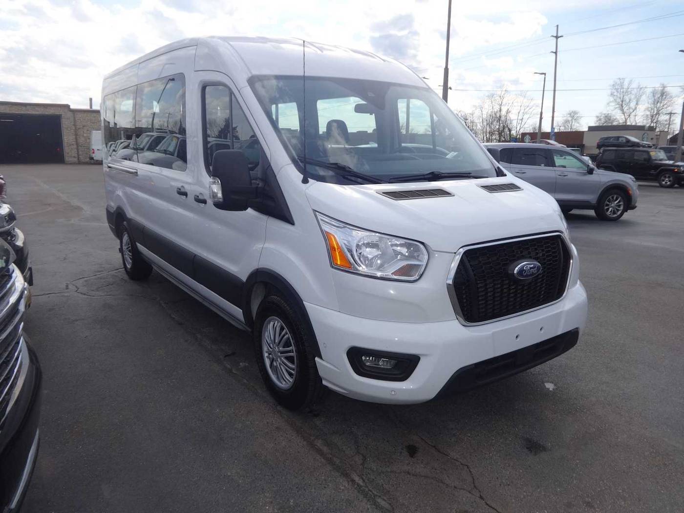 2022 Ford Transit Passenger Wagon T-350 XLT — Passenger Van — 78,165 mi — Hamilton, OH