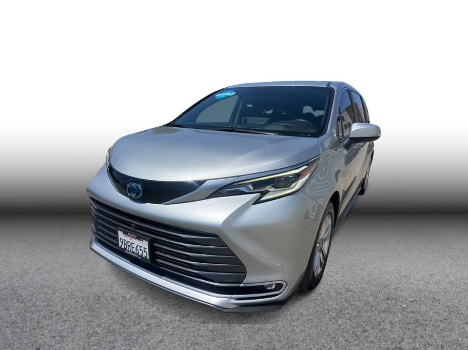 2022 Toyota Sienna Platinum — Minivan — 40,723 mi — Hayward, CA