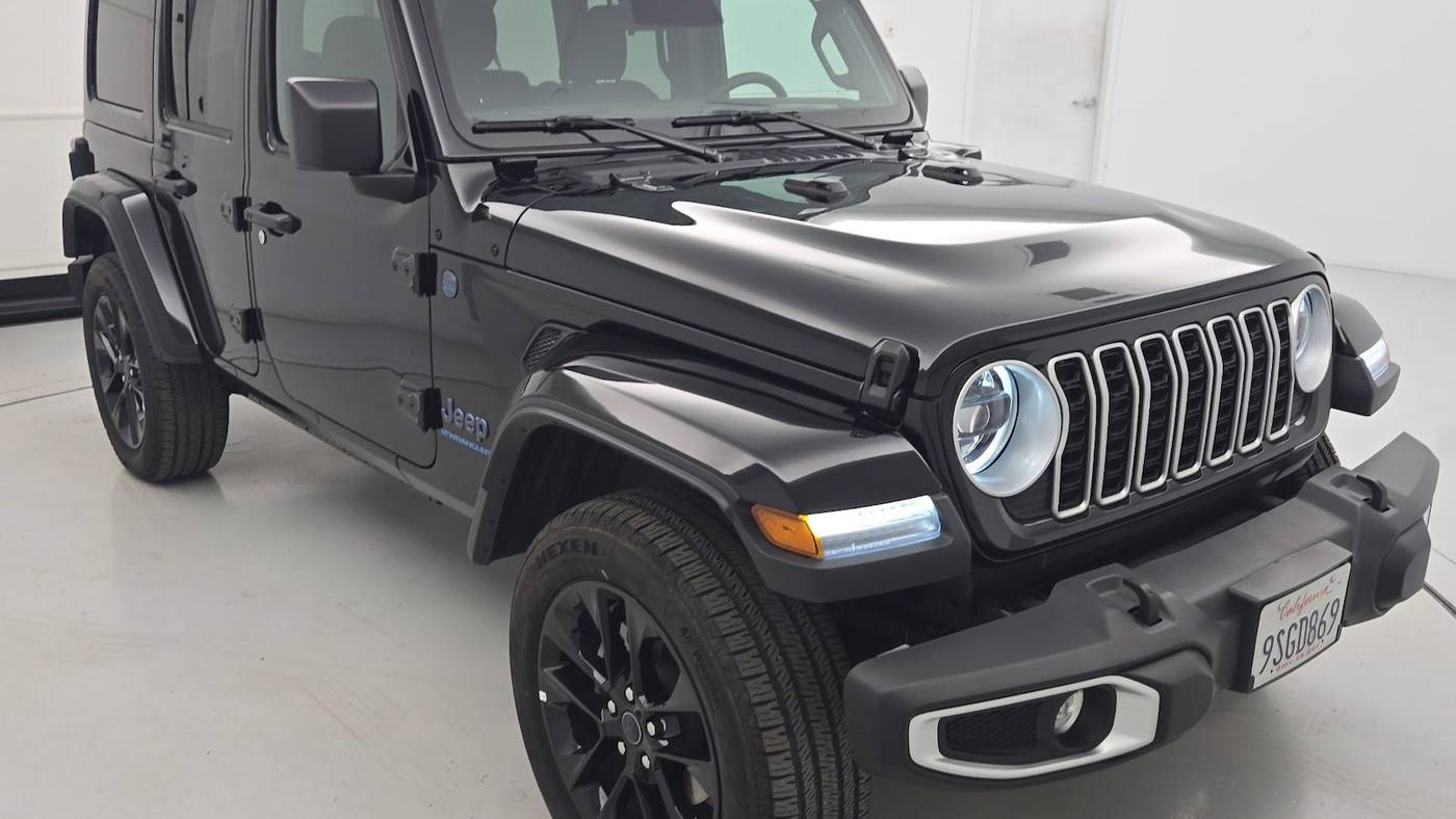 2025 Jeep Wrangler Sahara