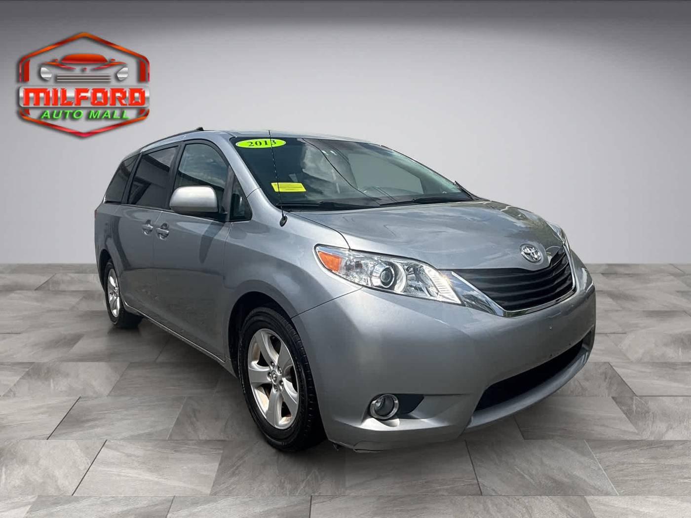 2013 Toyota Sienna LE — Minivan — 98,618 mi — Milford, MA