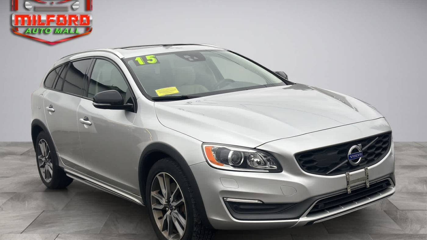 2015 Volvo V60 Cross Country T5 Platinum — Wagon — 83,898 mi — Milford, MA