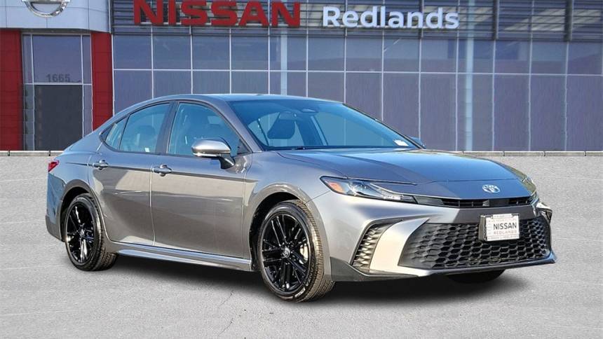 2025 Toyota Camry SE — Sedan — 10,292 mi — redlands, CA