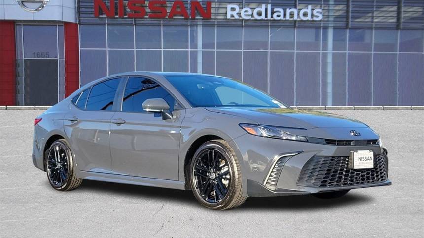 2025 Toyota Camry SE — Sedan — 6,165 mi — redlands, CA