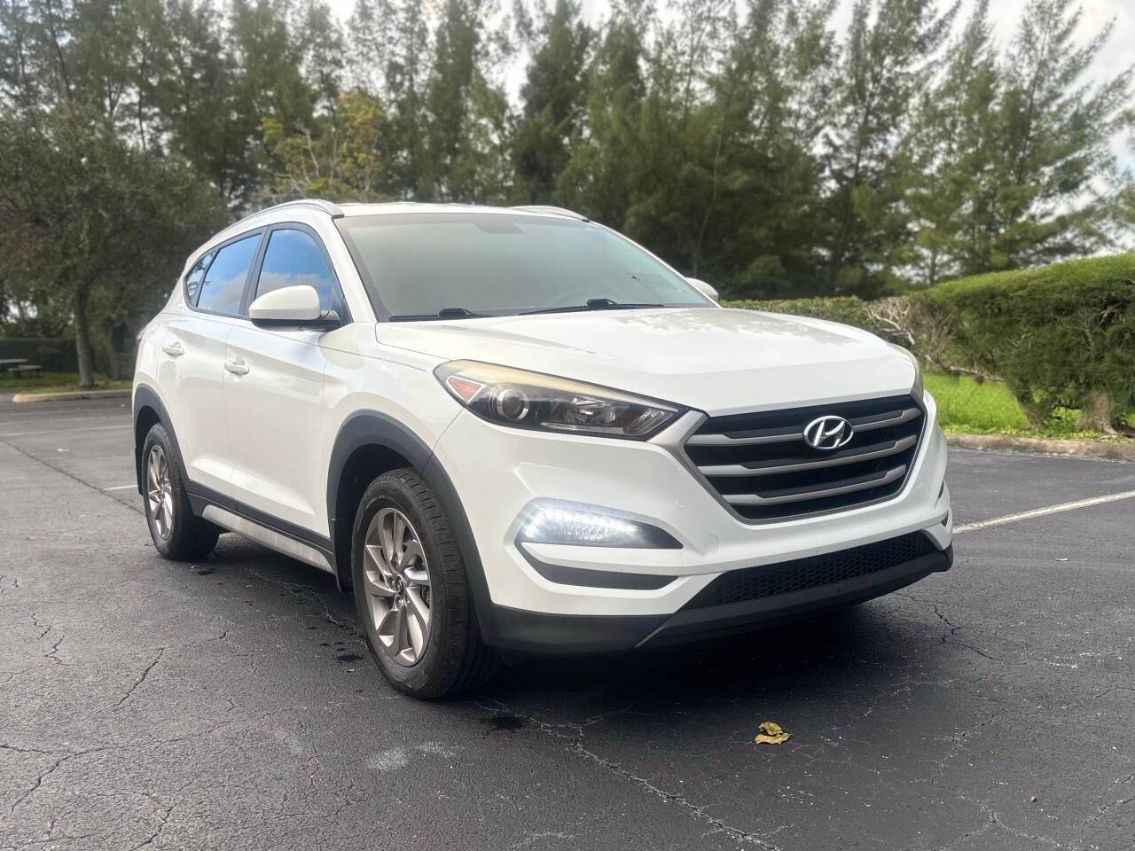 2017 Hyundai Tucson SE — SUV — 99,002 mi — Pompano Beach, FL
