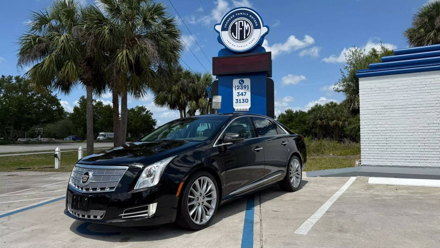 2013 Cadillac XTS Platinum — Sedan — 23,782 mi — North Fort Myers, FL