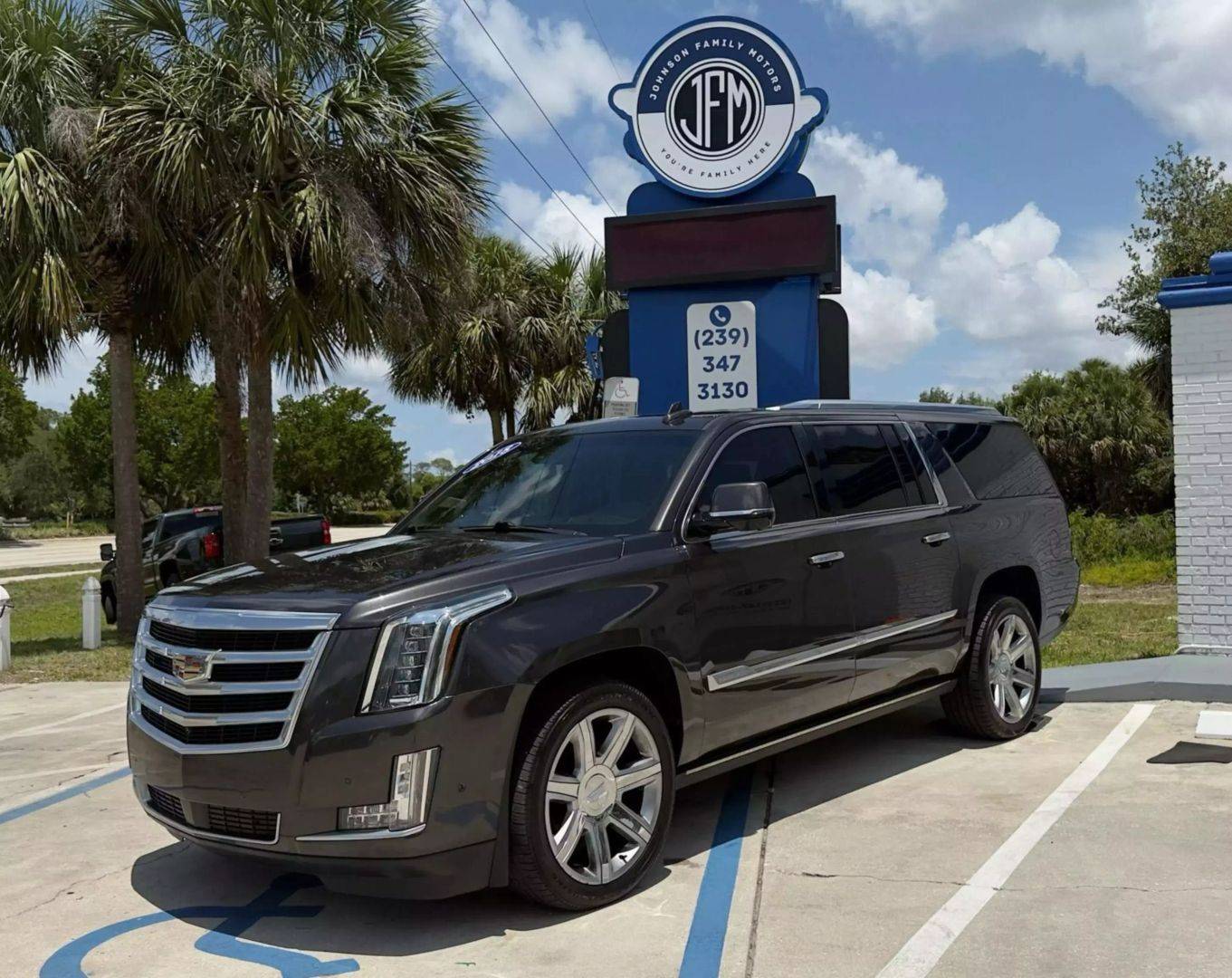 2018 Cadillac Escalade Premium Luxury — SUV — 132,441 mi — North Fort Myers, FL