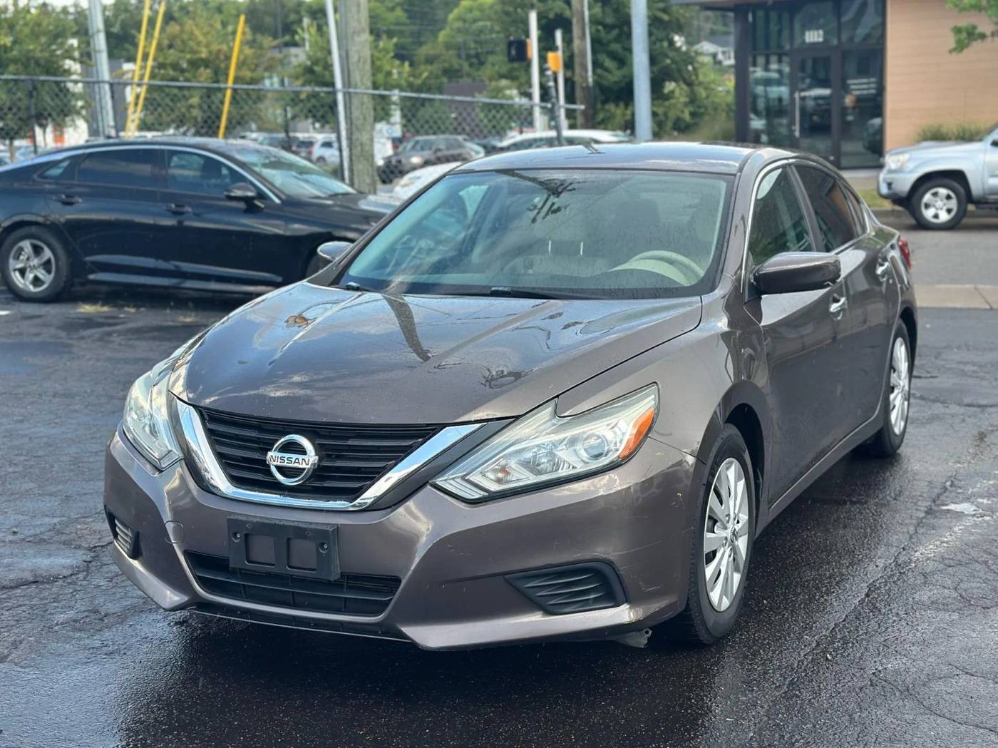2016 Nissan Altima 2.5 S — Sedan — 129,409 mi — Nashville, TN