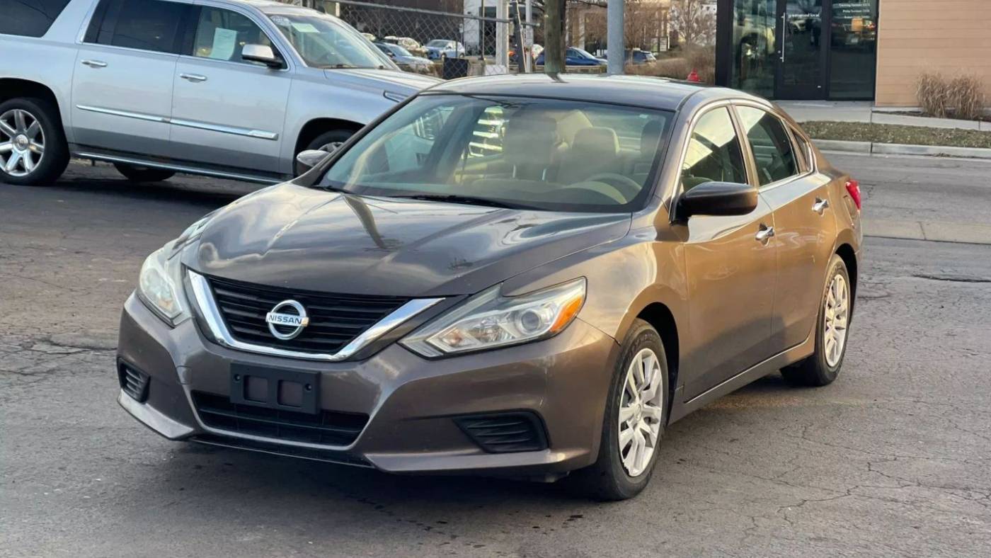2016 Nissan Altima 2.5 S — Sedan — 119,200 mi — Nashville, TN