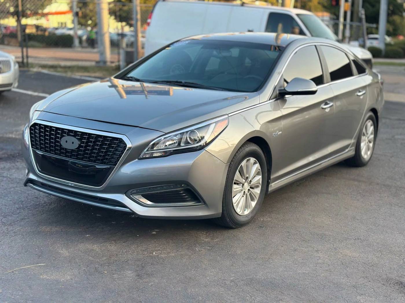 2017 Hyundai Sonata Hybrid SE — Sedan — 96,427 mi — Nashville, TN