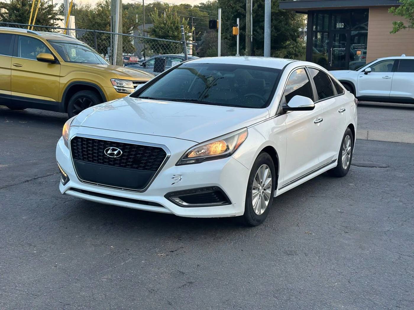 2016 Hyundai Sonata Hybrid SE — Sedan — 108,840 mi — Nashville, TN