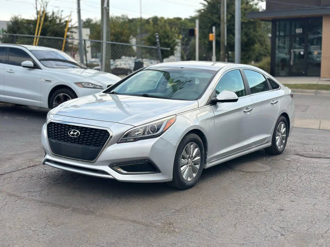 2016 Hyundai Sonata Hybrid SE — Sedan — 151,219 mi — Nashville, TN