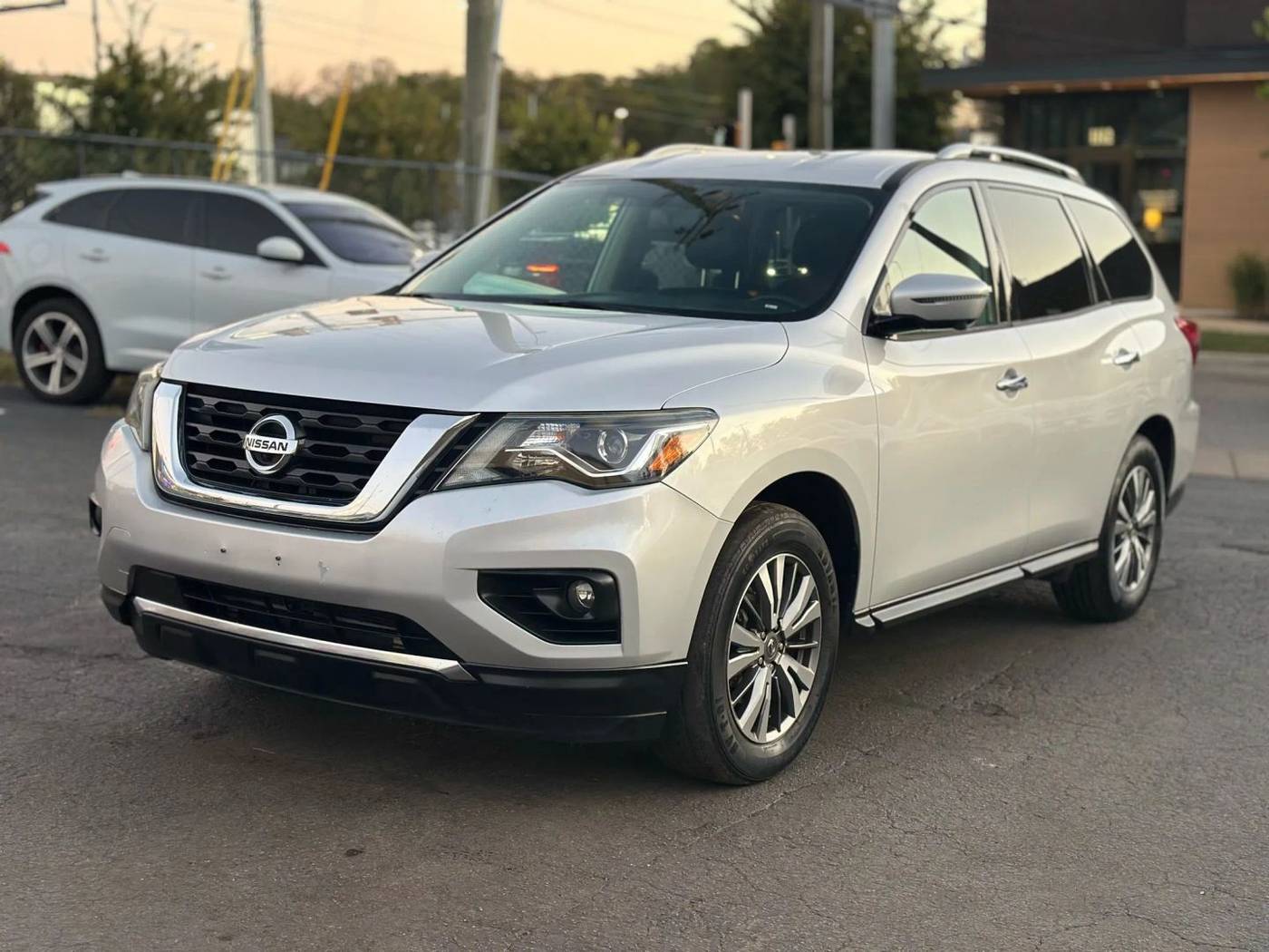 2019 Nissan Pathfinder SL — SUV — 133,659 mi — Nashville, TN