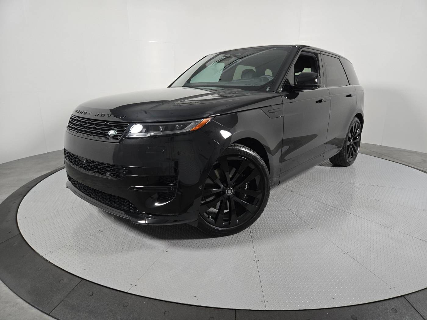 2025 Land Rover Range Rover Sport Dynamic SE — SUV — 4,970 mi — Henderson, NV
