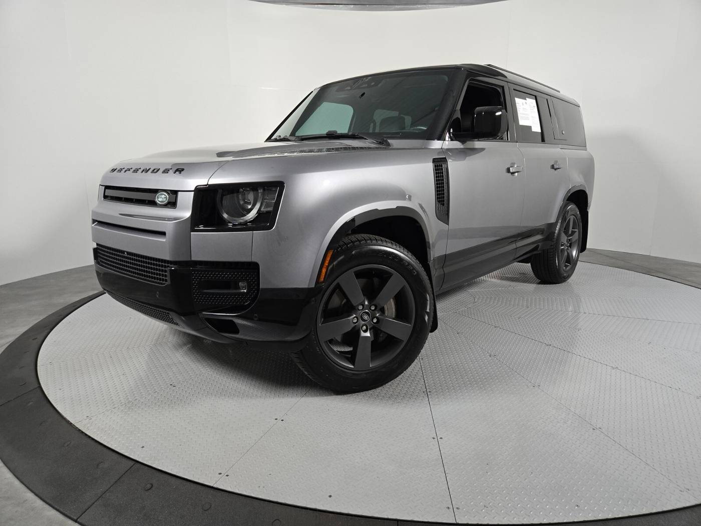 2024 Land Rover Defender X-Dynamic SE — SUV — 10,000 mi — Henderson, NV