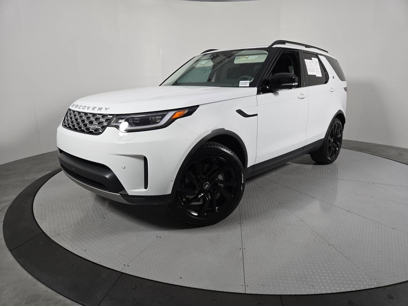 2024 Land Rover Discovery S — SUV — 4,000 mi — Henderson, NV
