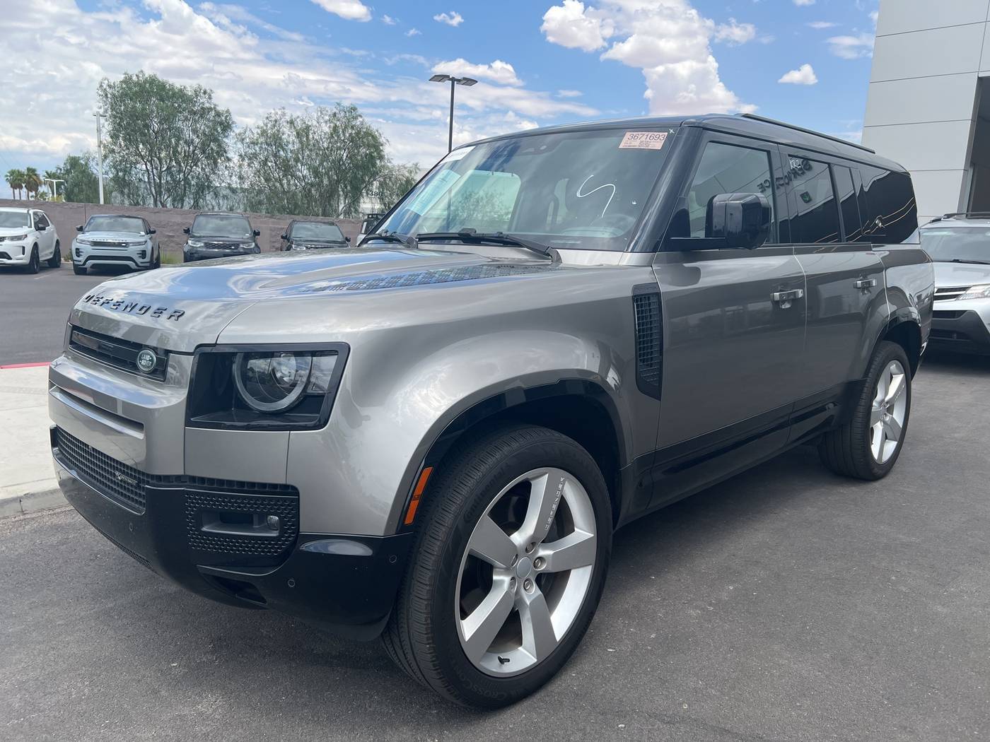 2023 Land Rover Defender X-Dynamic SE — SUV — 7,280 mi — Henderson, NV
