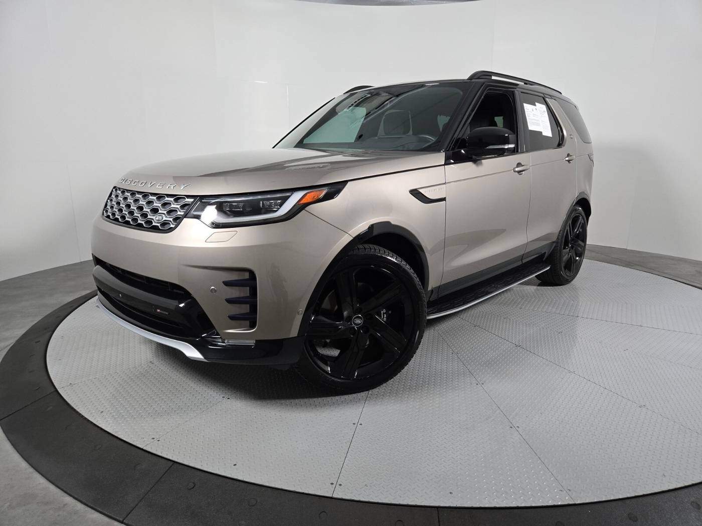 2023 Land Rover Discovery Metropolitan Edition — SUV — 10,000 mi — Henderson, NV