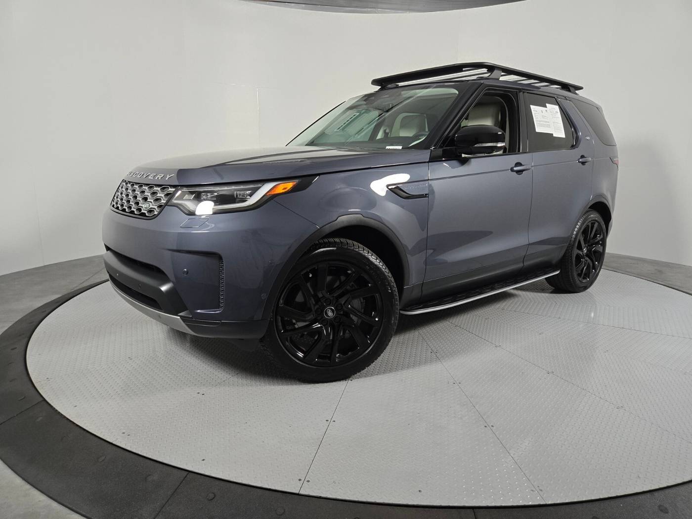 2024 Land Rover Discovery S — SUV — 5,621 mi — Henderson, NV