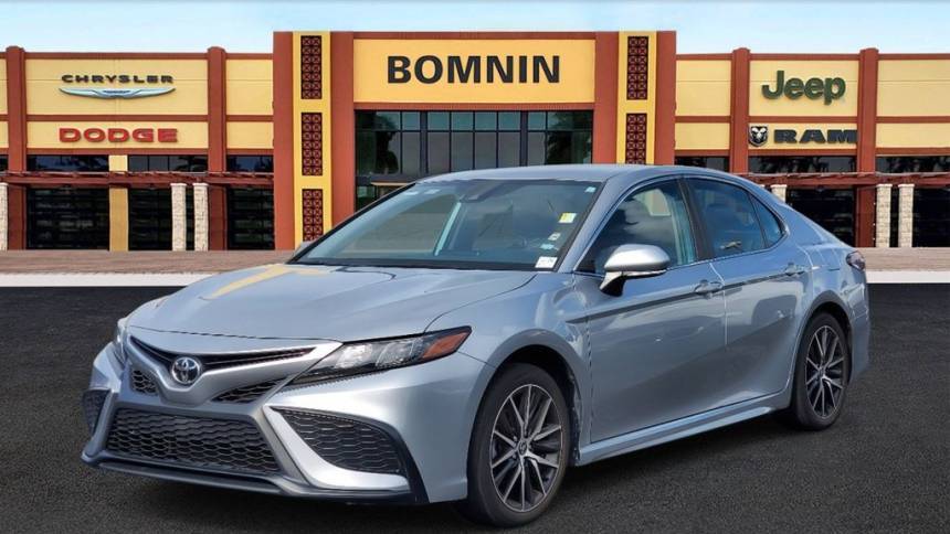 2022 Toyota Camry SE — Sedan — 18,076 mi — Doral, FL