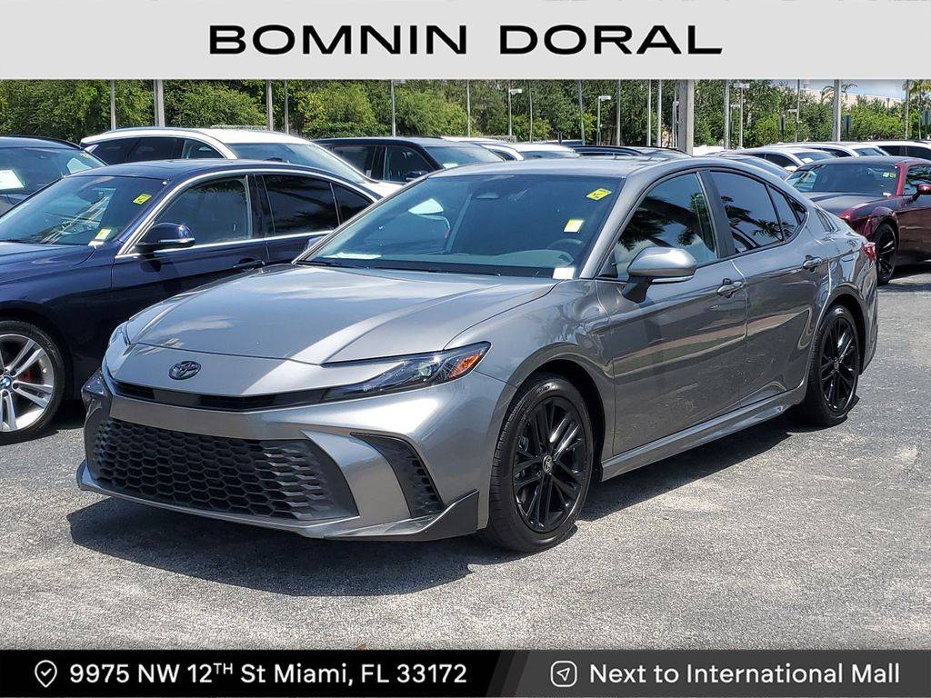 2025 Toyota Camry SE — Sedan — 5,527 mi — Doral, FL