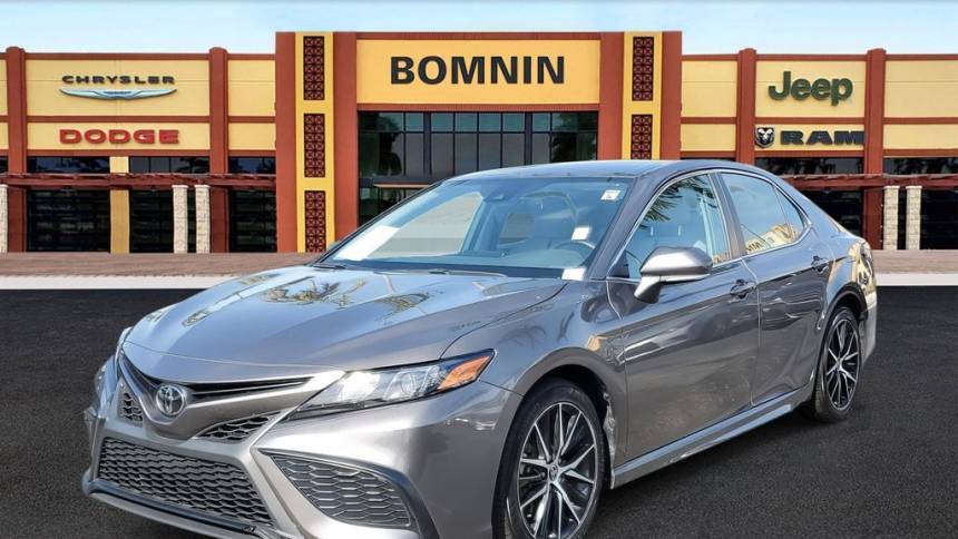 2023 Toyota Camry SE — Sedan — 28,713 mi — Doral, FL