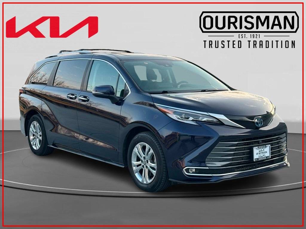 2022 Toyota Sienna Platinum — Minivan — 51,139 mi — Chevy Chase, MD