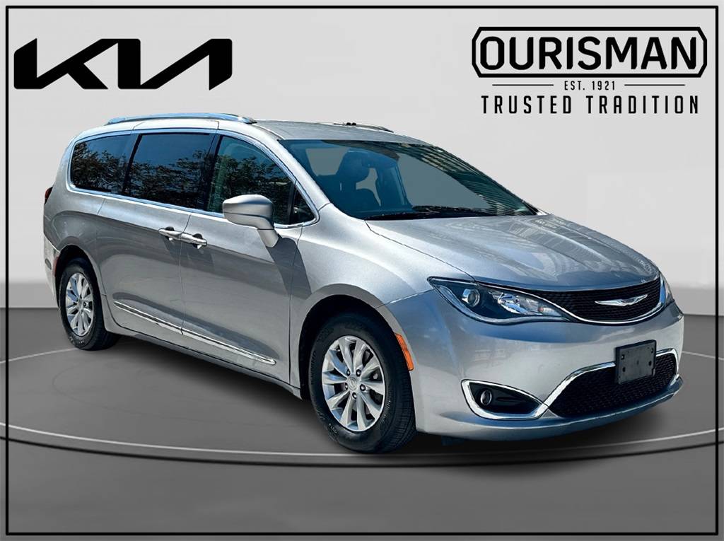 2019 Chrysler Pacifica Touring L — Minivan — 117,776 mi — Chevy Chase, MD