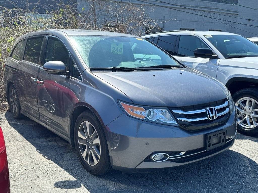 2016 Honda Odyssey Touring — Minivan — 128,267 mi — Chevy Chase, MD