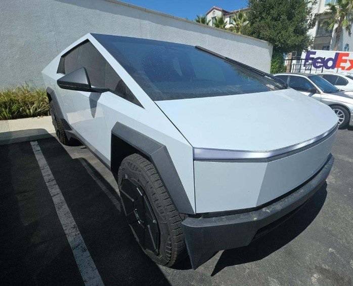 2024 Tesla Cybertruck Standard — Pickup Truck — 6,279 mi — Chevy Chase, MD