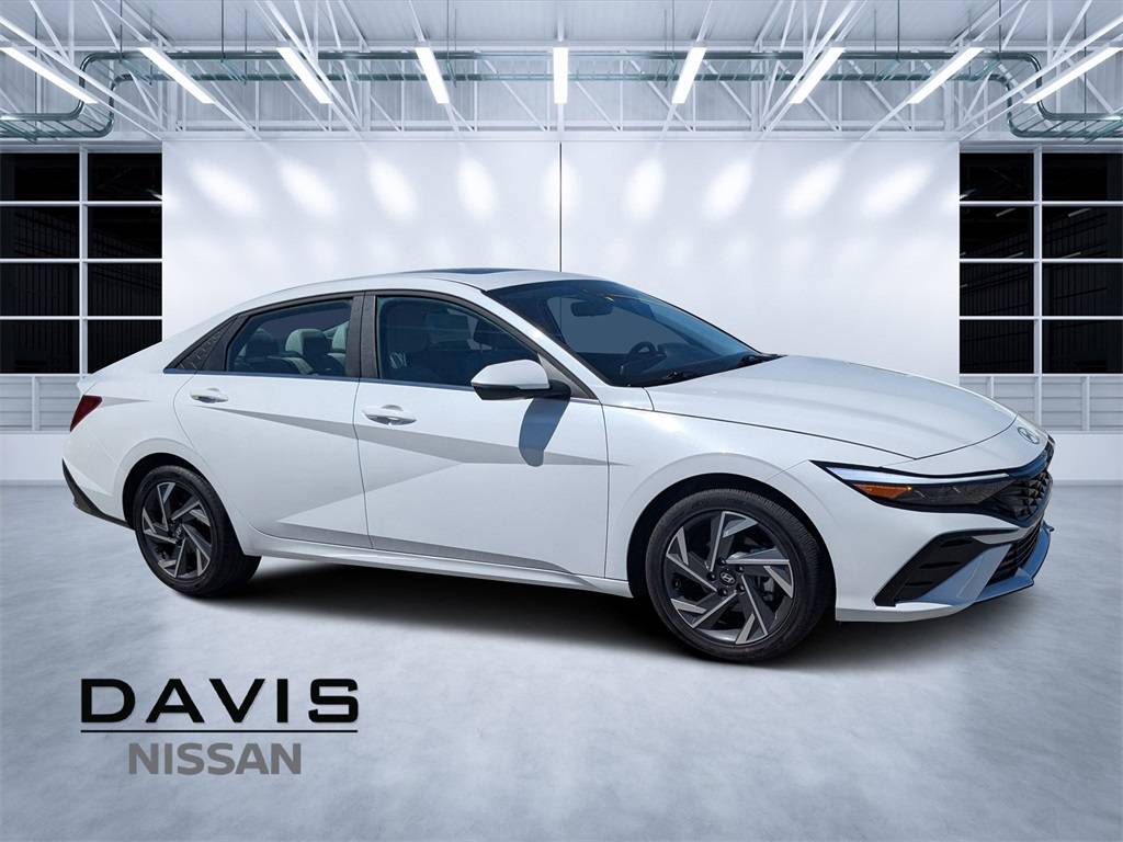 2025 Hyundai Elantra Limited — Sedan — 9,505 mi — Jacksonville, FL