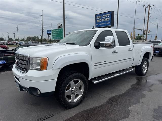 2014 GMC Sierra 2500HD Denali — Pickup Truck — 102,405 mi — Sioux Falls, SD