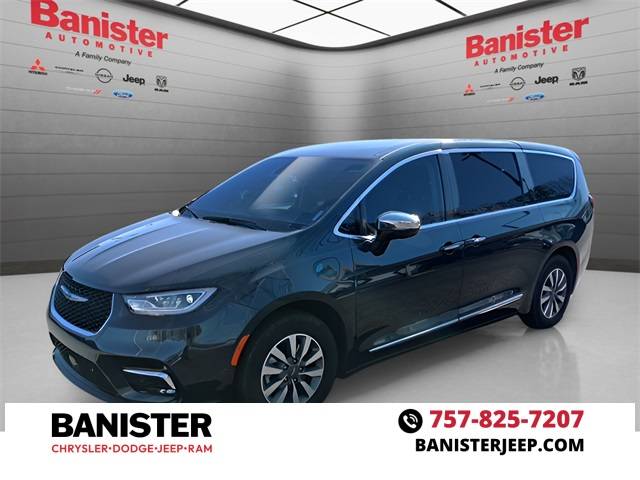 2023 Chrysler Pacifica Hybrid Limited — Minivan — 37,027 mi — Hampton, VA