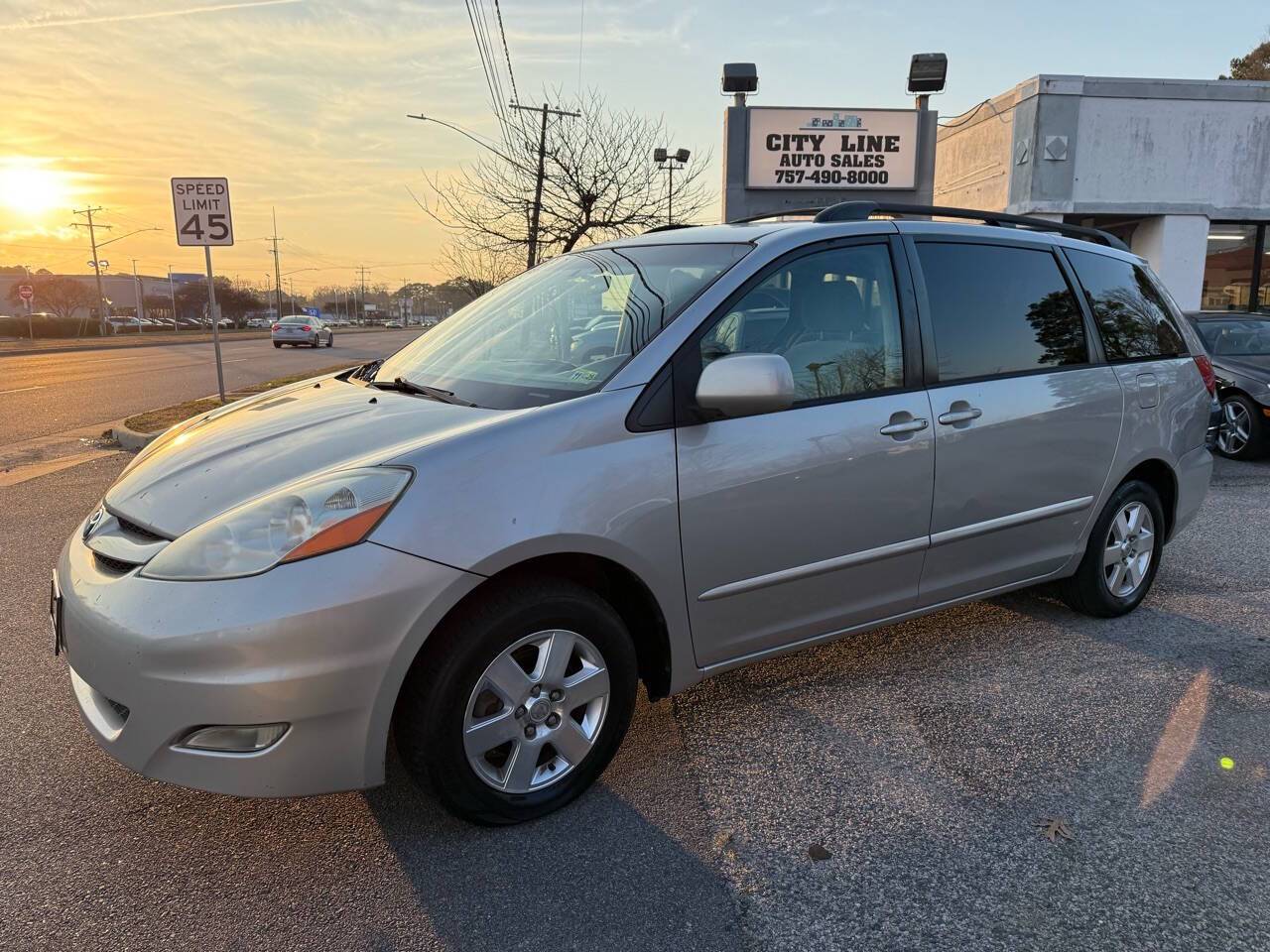2006 Toyota Sienna XLE — Minivan — 244,452 mi — Norfolk, VA