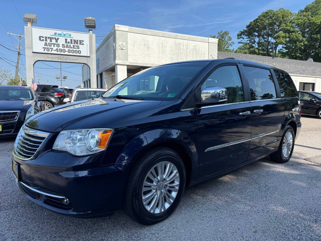 2016 Chrysler Town & Country Limited — Minivan — 113,292 mi — Norfolk, VA