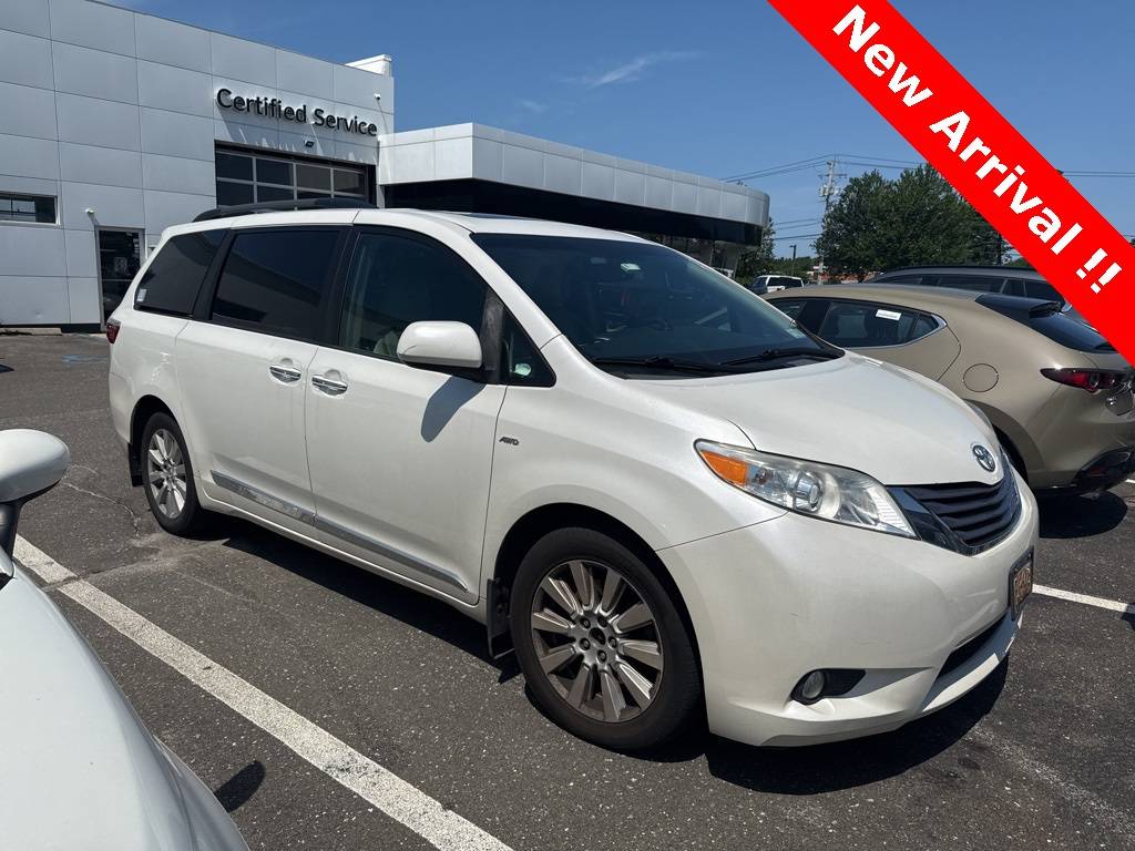 2017 Toyota Sienna XLE — Minivan — 114,000 mi — Riverhead, NY