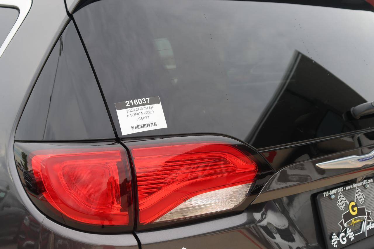 2020 Chrysler Pacifica Touring — Minivan — 110,553 mi — Tomball, TX