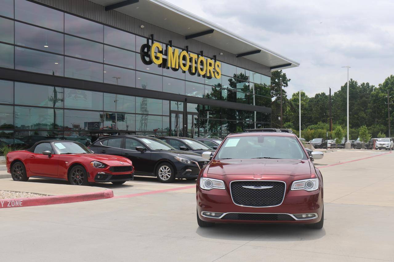 2020 Chrysler 300 Limited — Sedan — 70,300 mi — Tomball, TX