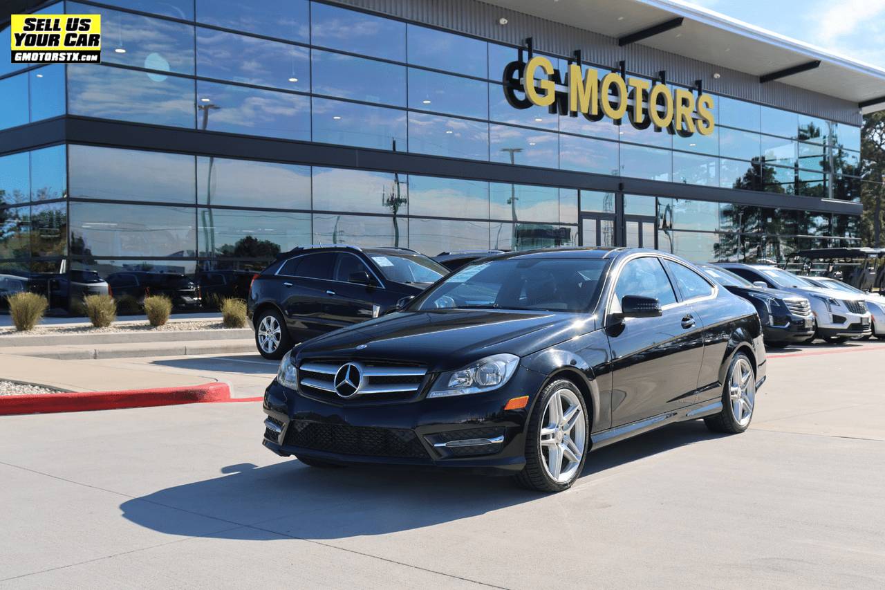 thumbnail image 2 of 2013 Mercedes Benz C-Class C250 C300 C350 C63 AMG Original 28-Page Sales Brochure 2 of 6