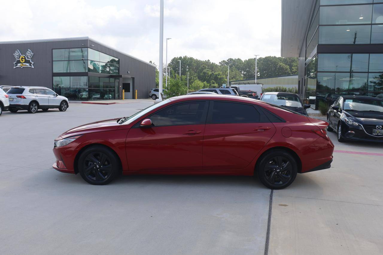 2022 Hyundai Elantra SEL — Sedan — 90,464 mi — Tomball, TX
