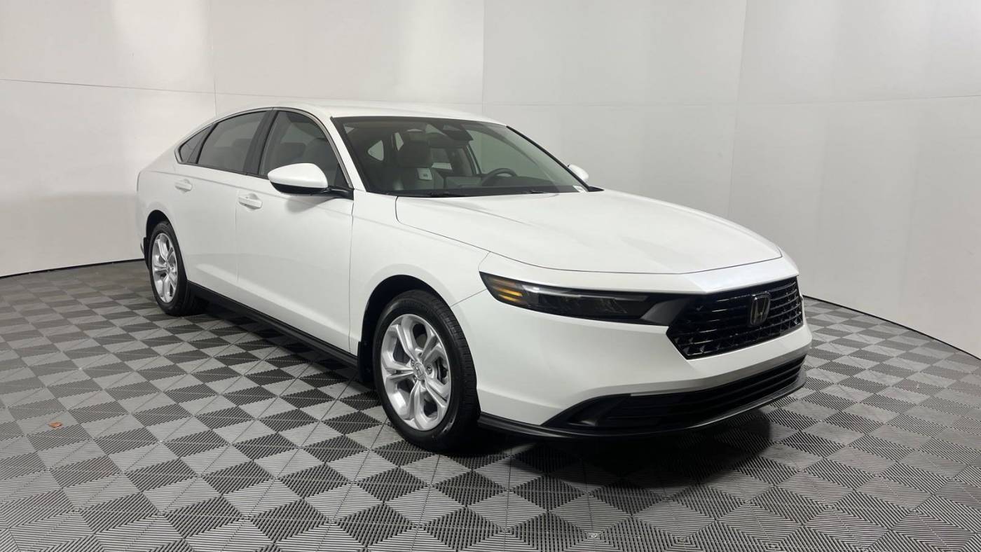 2025 Honda Accord LX — Sedan — 4,895 mi — Jacksonville, NC