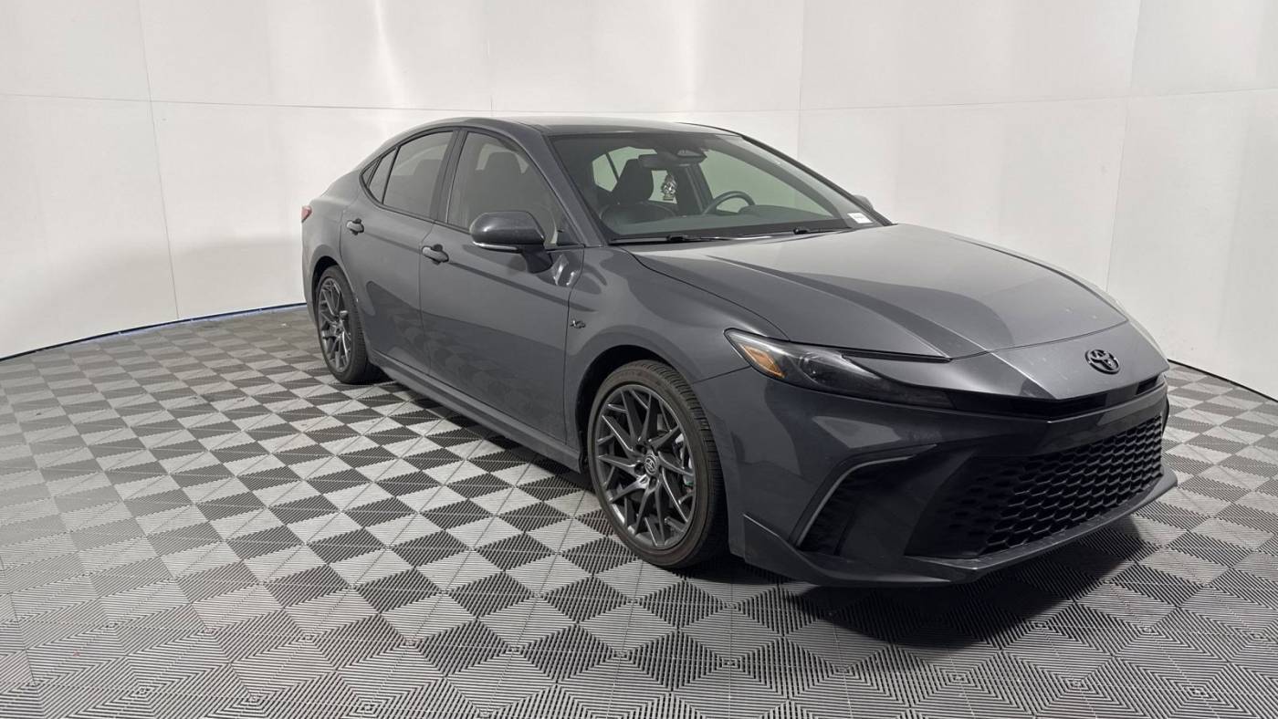 2025 Toyota Camry SE — Sedan — 12,616 mi — Jacksonville, NC