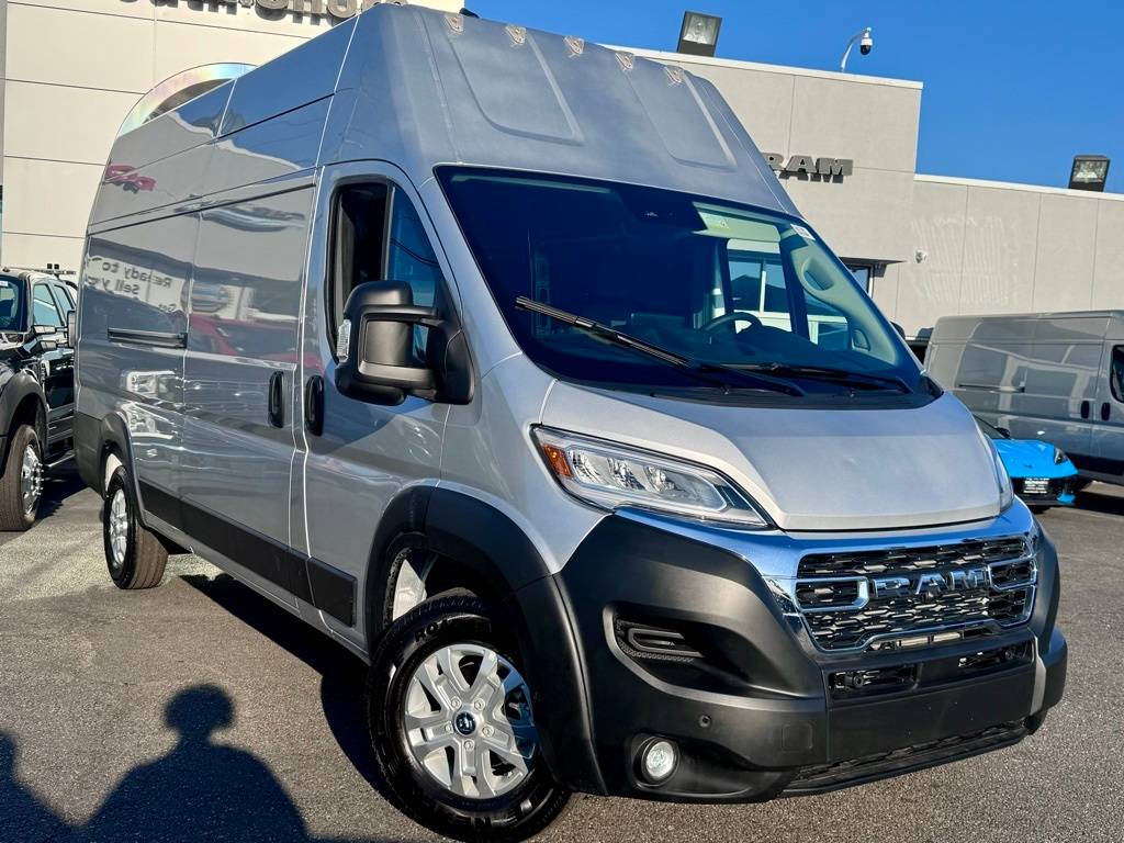 2025 Ram ProMaster Cargo Van SLT 3500 — Cargo Van — 14 mi — Inwood, NY