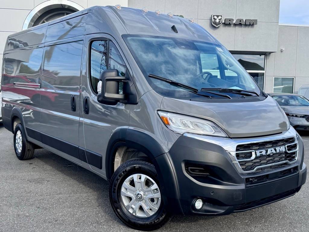 2025 Ram ProMaster Cargo Van SLT 3500 — Cargo Van — 14 mi — Inwood, NY