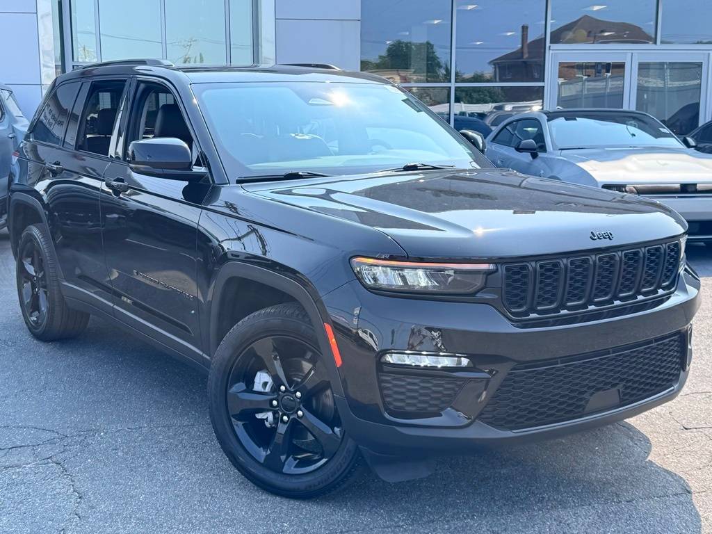 2023 Jeep Grand Cherokee Limited — SUV — 26,794 mi — Inwood, NY