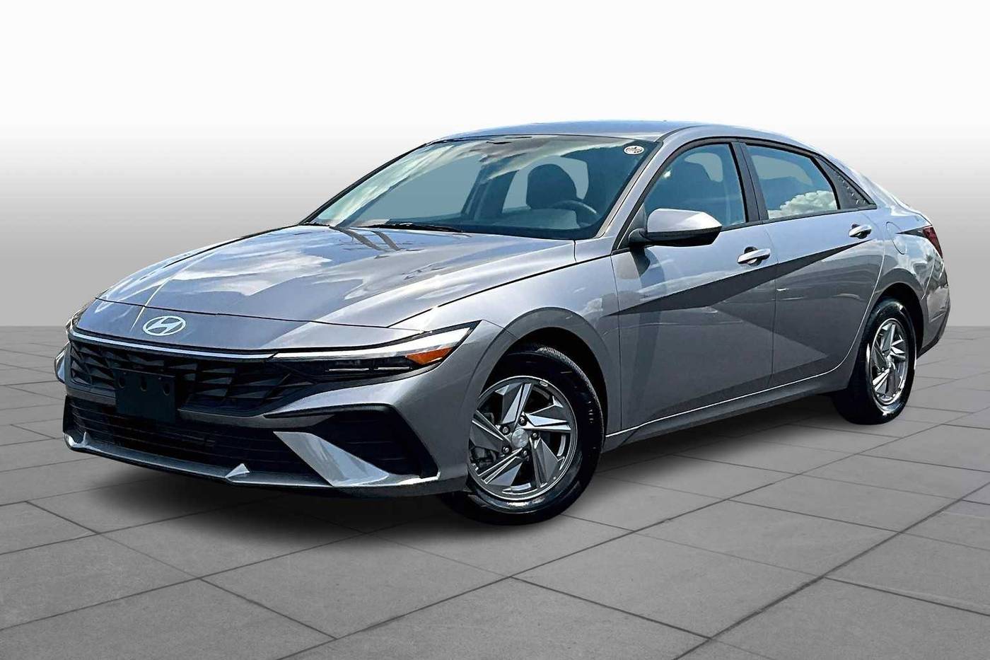 2025 Hyundai Elantra SE — Sedan — 5,177 mi — College Park, MD