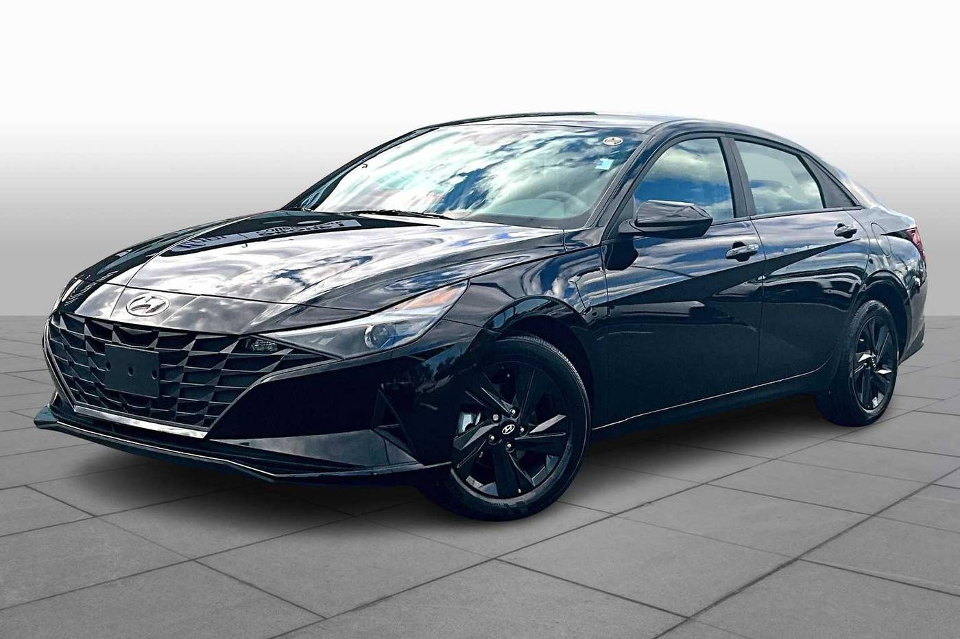 2023 Hyundai Elantra SEL — Sedan — 17,769 mi — College Park, MD
