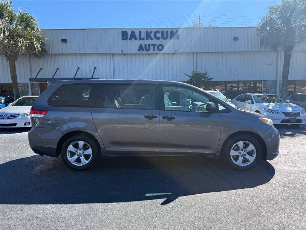2014 Toyota Sienna L — Minivan — 112,048 mi — Wilmington, NC