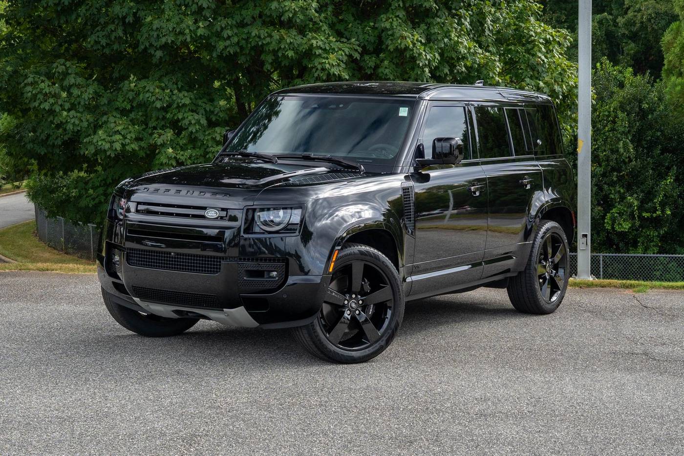 2023 Land Rover Defender V8 — SUV — 19,159 mi — Greensboro, NC